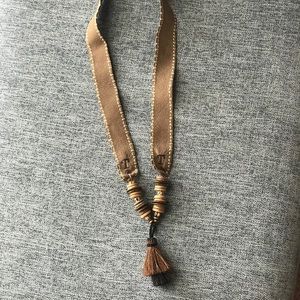 Twine & Twig Tassel necklace excellent condition